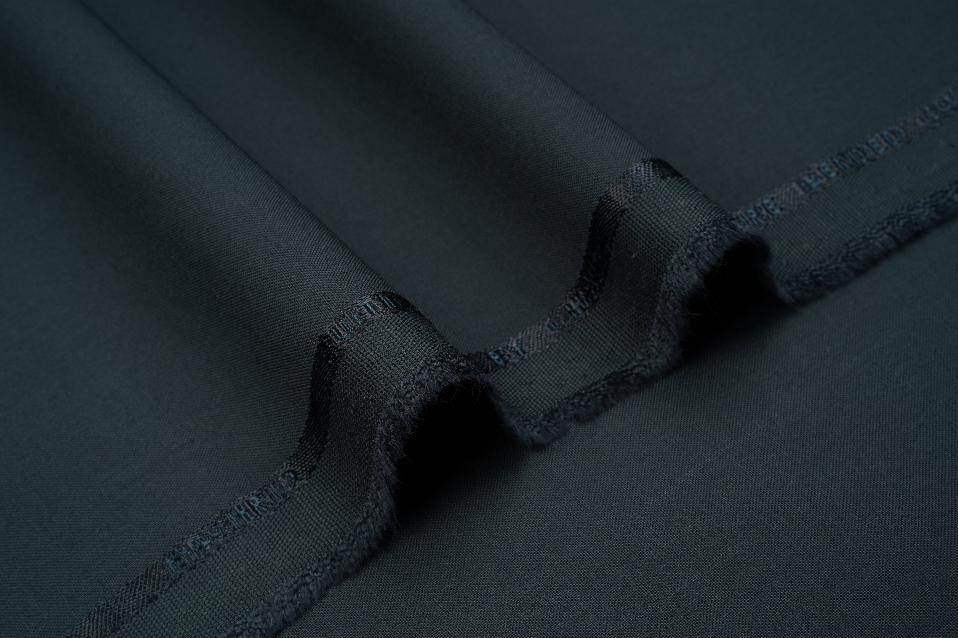 MASHRIQ SUITING W&W - Chawla Fabrics